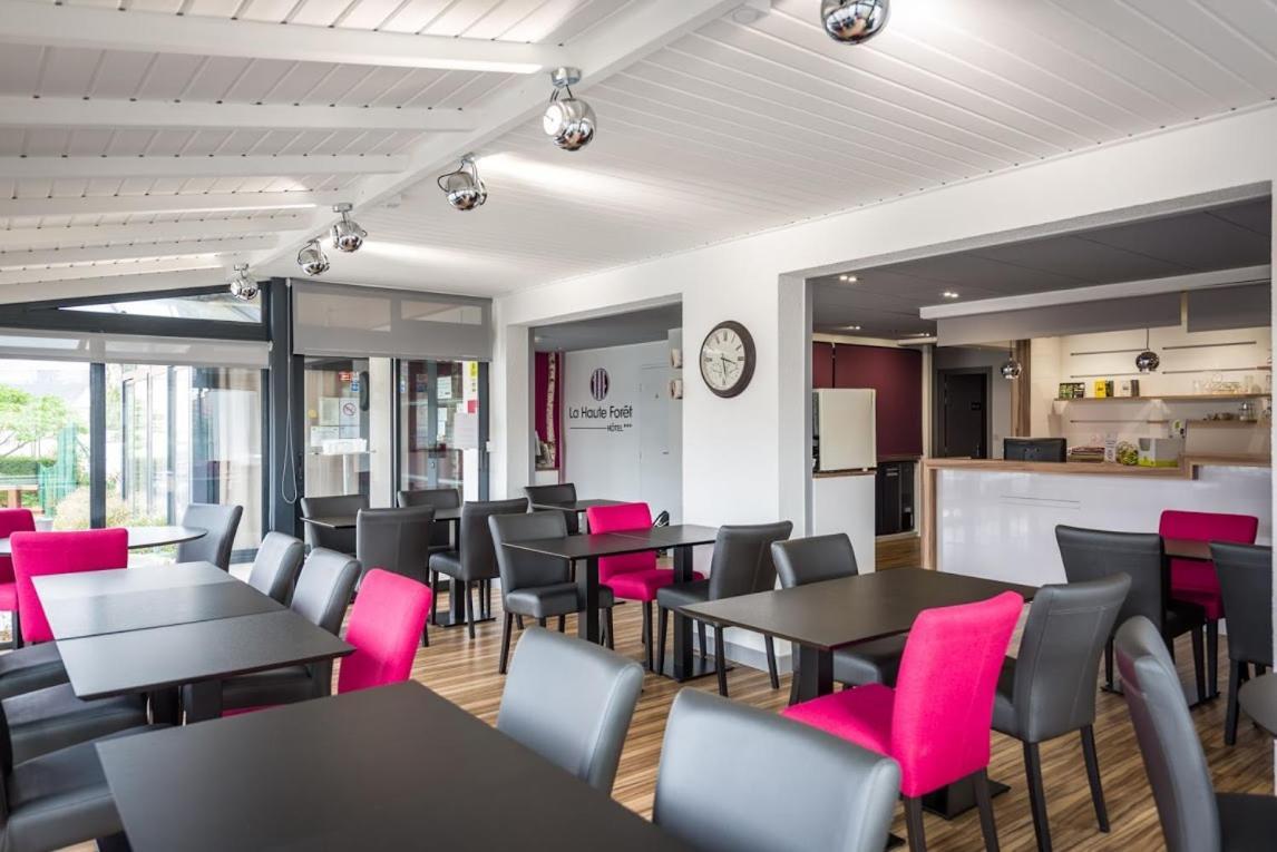 Hotel Logis Restaurant La Haute Foret Vertou